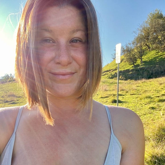 Meet your Posher, Alana - Picture 2 of 2